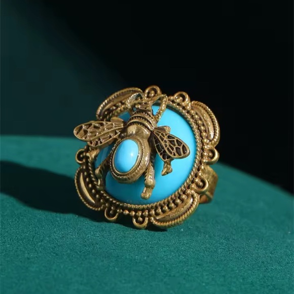Antique Turquoise Royal Bee Brass Ring - Picture 1 of 3